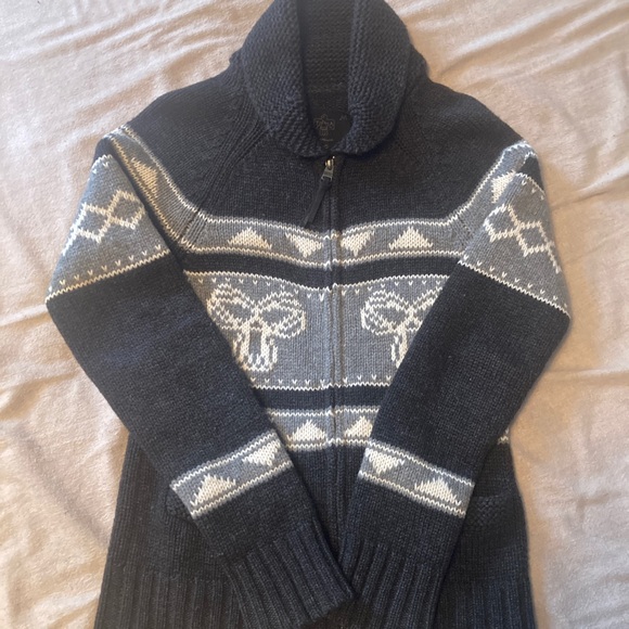 Aritzia knit sweater - Picture 2 of 7